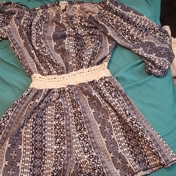 Romper - Picture 1 of 3